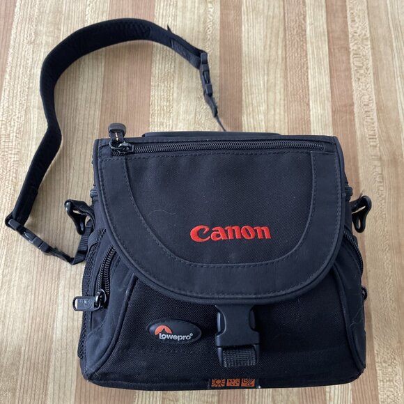 LOWEPRO Black NOVA 1 AW Shoulder Camera Bag | with Dividers Strap And Raincover - Picture 1 of 12